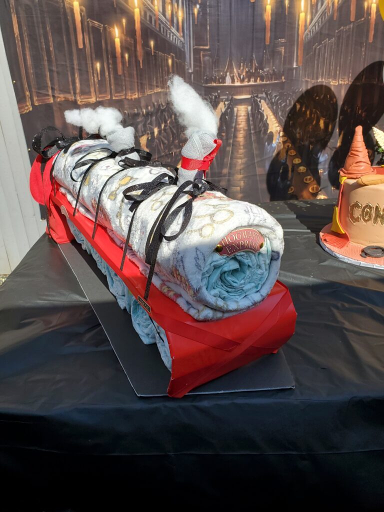 BizzyLiddleDee - Hogwarts Train Diaper Cake